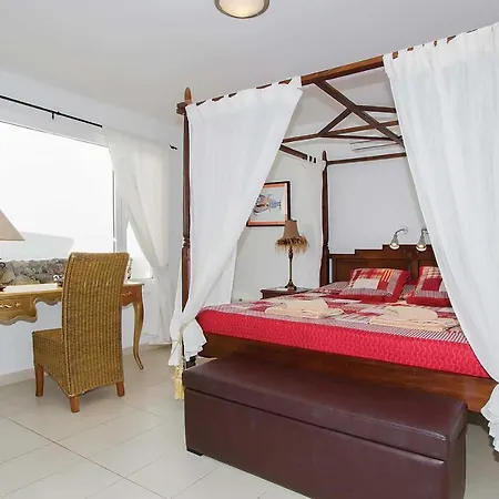 Puerto Del Carmen Sleeps 8 Pool Air Con Wifi